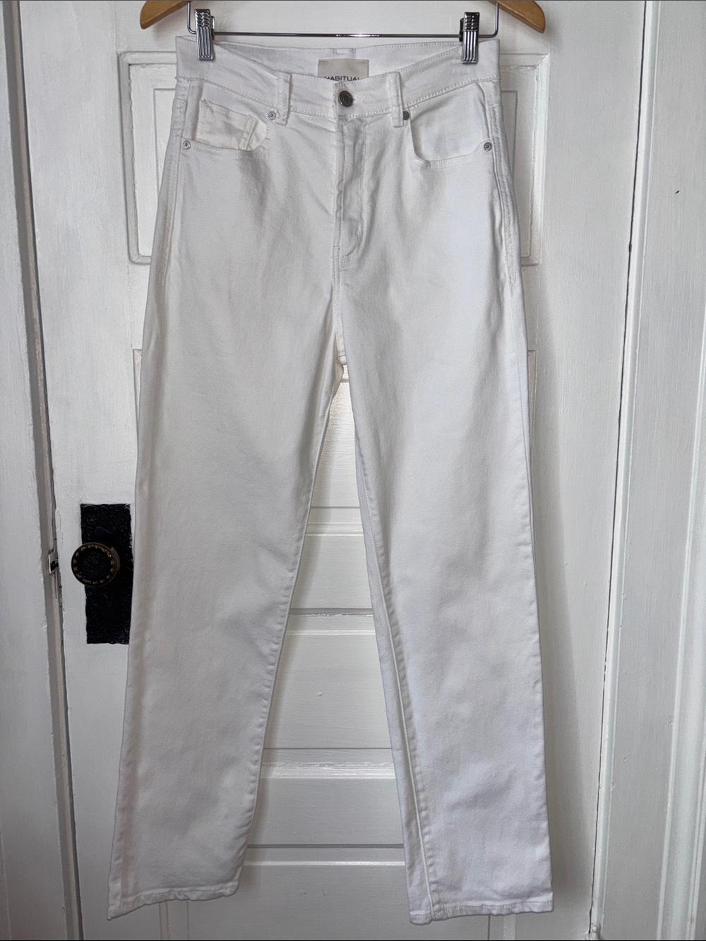 HABITUAL STRAIGHT LEG JEANS